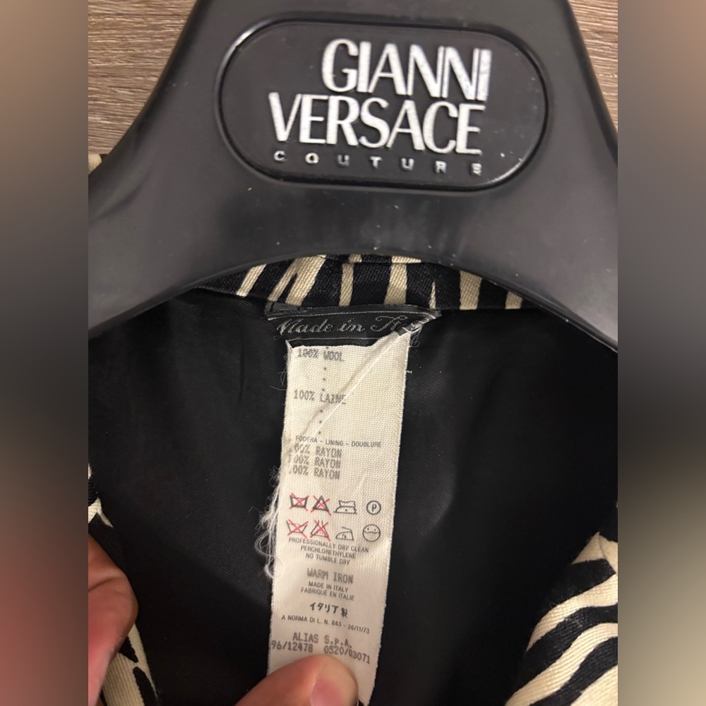 Gianni Versace Suit - Picture 10 of 17
